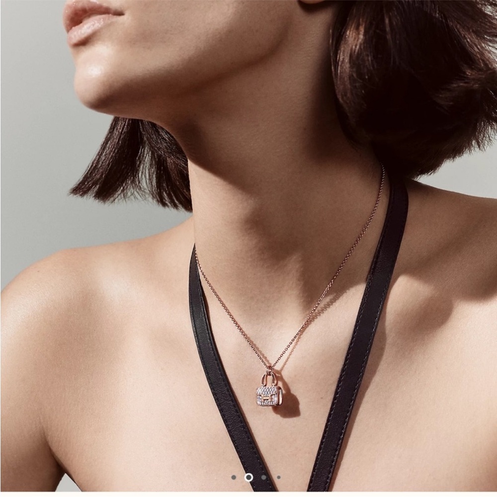 Hermes Amulettes Constance pendant Diamond Rose Gold - Picture 2 of 5